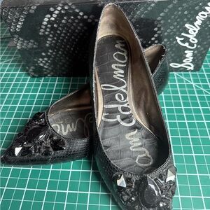 Sam Edelman black flats with black gem stone accents size 6